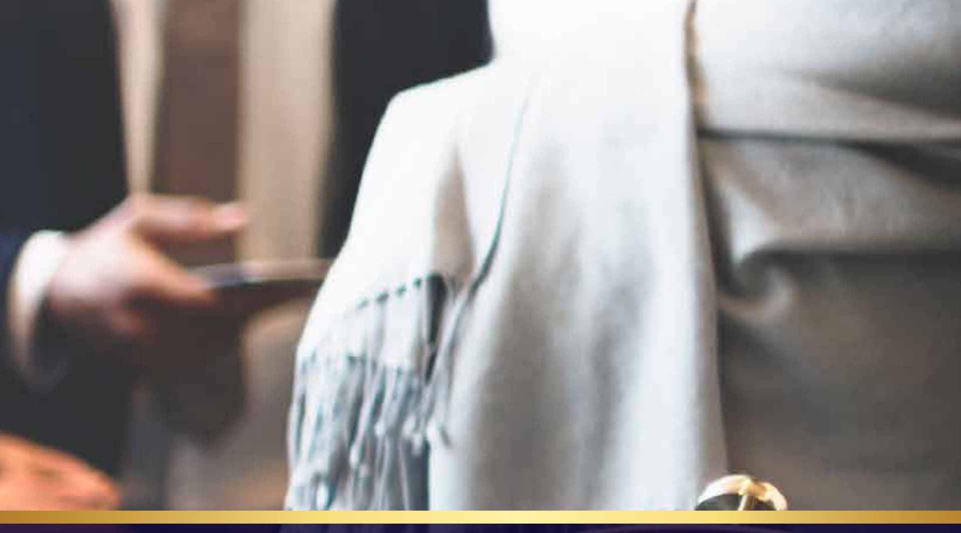 تقديم الضيافة لأحد الضيوف